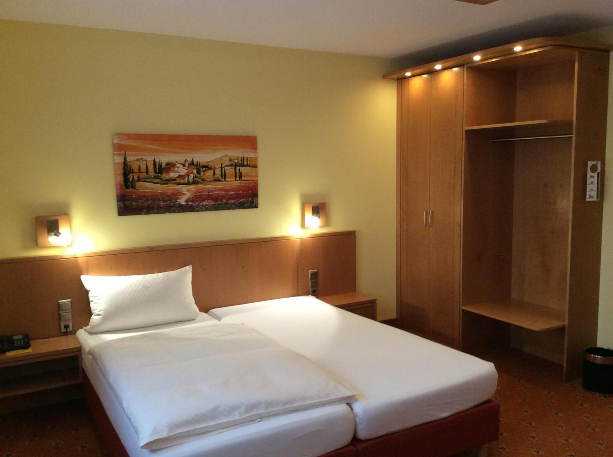 Landhotel Heiner Meyer Wahrenholz Phòng bức ảnh